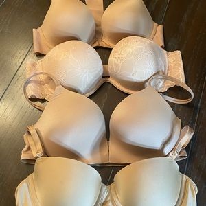 Victoria’s Secret 34B bras